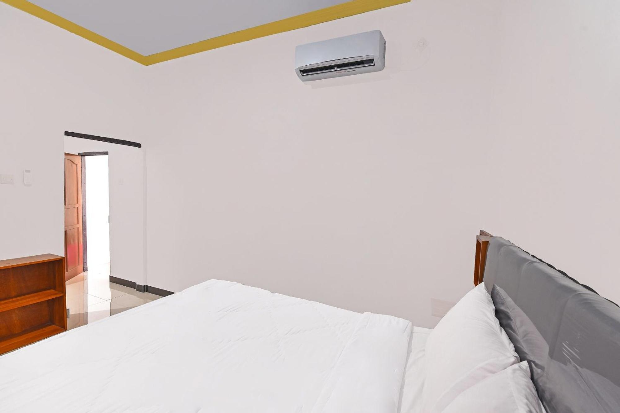 Oyo 91192 Homestay Antara Гилиманук Экстерьер фото