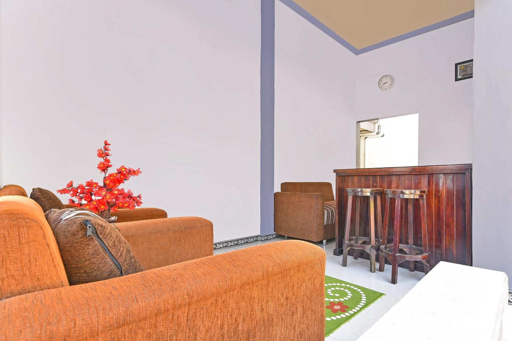 Oyo 91192 Homestay Antara Гилиманук Экстерьер фото