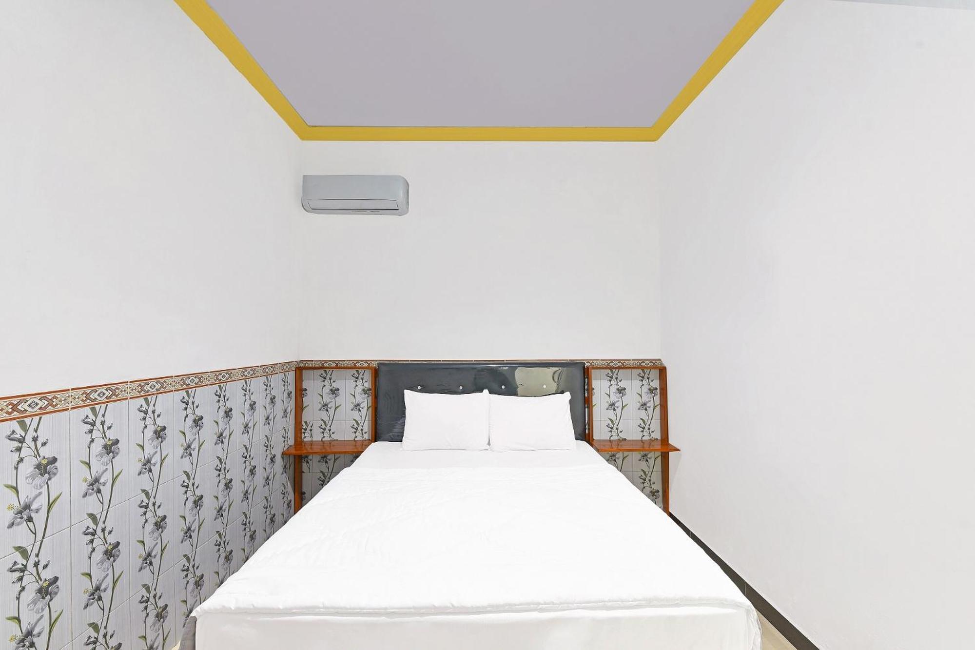 Oyo 91192 Homestay Antara Гилиманук Экстерьер фото