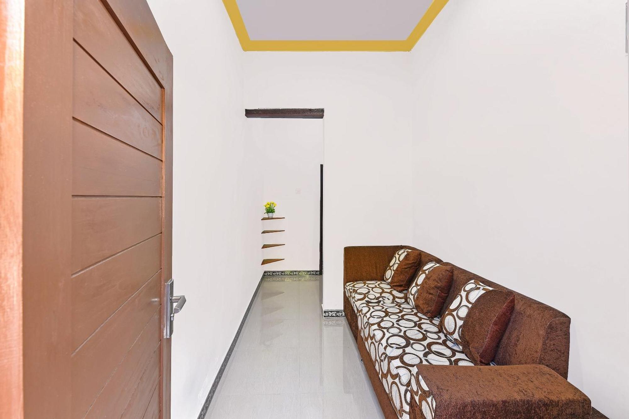 Oyo 91192 Homestay Antara Гилиманук Экстерьер фото